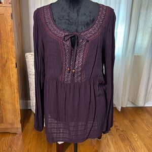 Woman’s long sleeve tunic Size XL